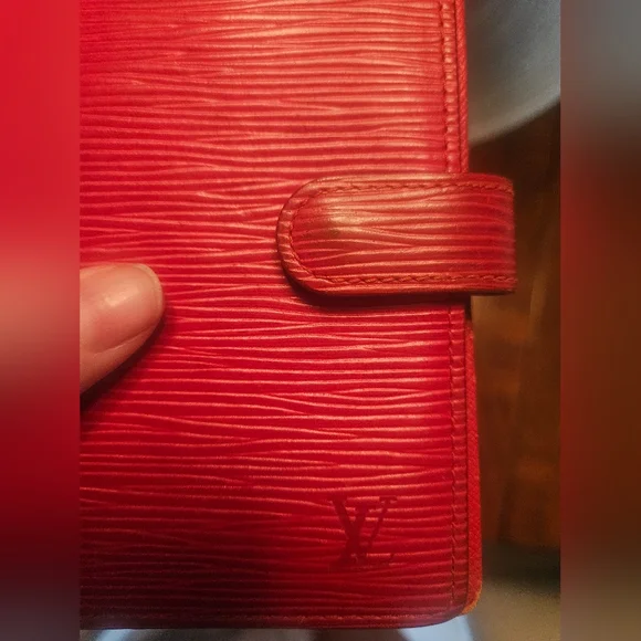 Louis Vuitton Red Epi Agenda In GUC - Picture 5 of 10